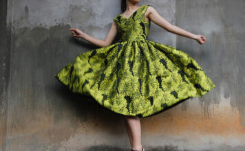 Sukienka imitująca wężową skórę