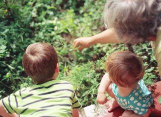 Wakacje z wnukami - jak zapewnić rozrywkę dla całej rodziny?