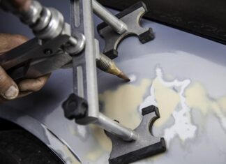 Ile kosztuje prostowanie samochodu na ramię?